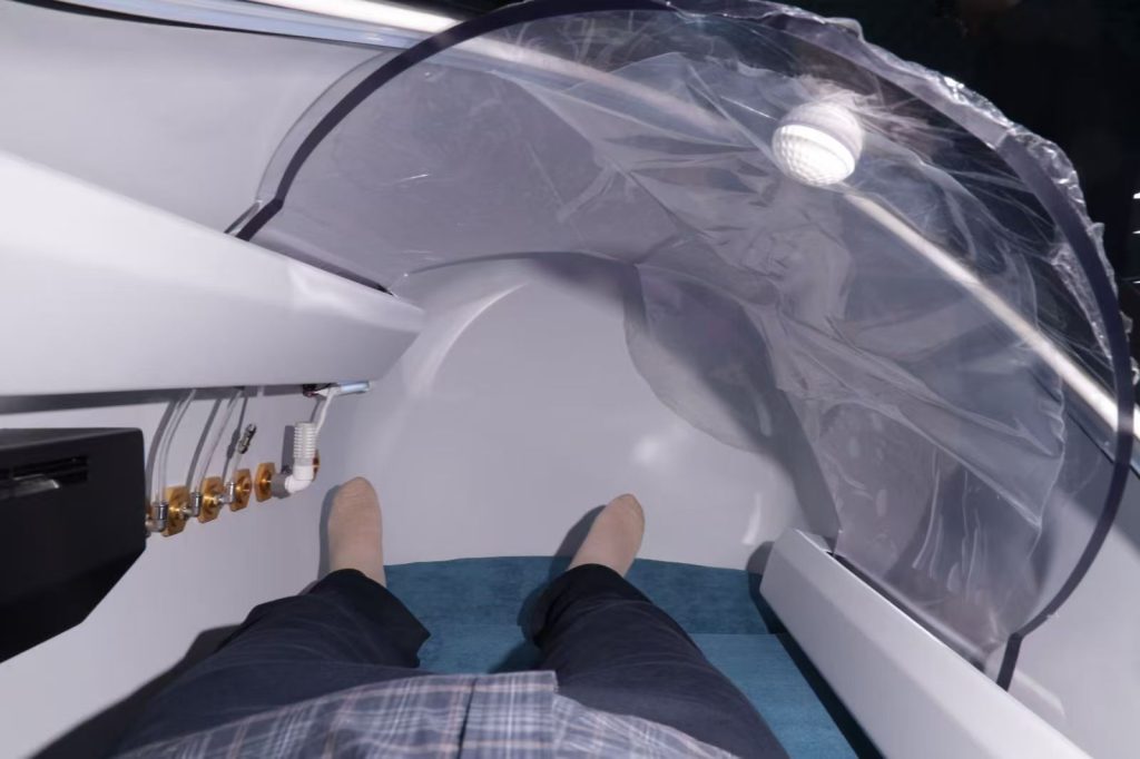 inside-capsule-hyperbaric-oxygen-chamber